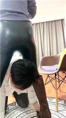 【绯闻王妃】高跟长靴羞辱脚下废物【双视角版】 bf50840