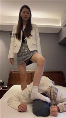 【伊未】白袜脚捂脸踩踏窒息 bf50922