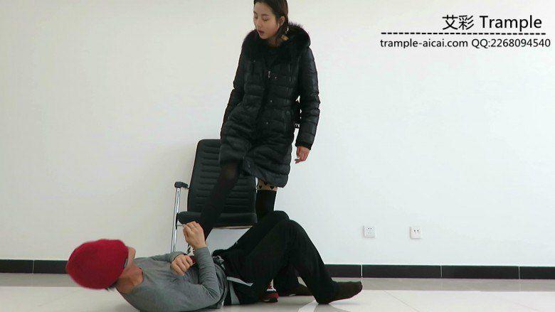 甜美媛媛女主出演！黑老师收学生钱被谩骂暴打！