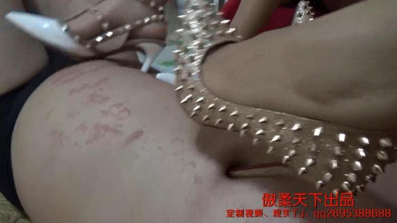 傲柔S双人虐乳踢肚子