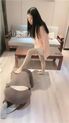 【清禾】脚底踩踏喂食/骑马/肉丝舔脚丫