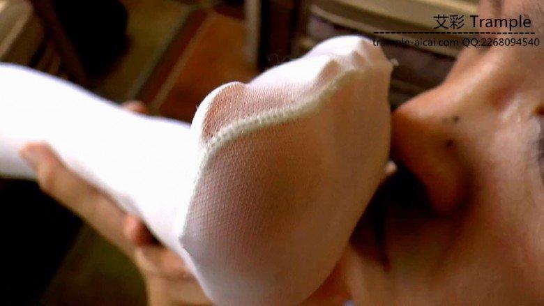 【女神丹妮】闻白丝靴子崇拜