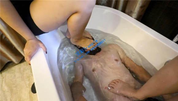 〖H.P.L栖心之栈〗〖H.P.L栖心之栈〗—浴缸的牢笼