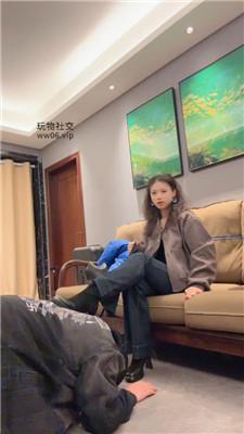 【素人挖掘机】臭脚丫捂脸/高跟短靴踩/骑马转胯 bf50400