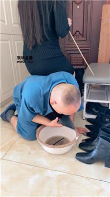 【斯羽情侣主】强迫狗喝刷鞋水【双视角版】 JS250317-42