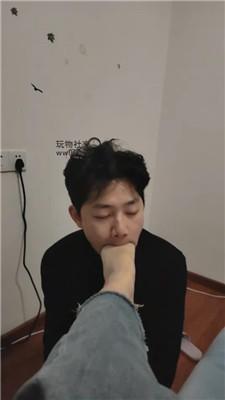 【阿漾】沉浸式闻舔超臭白棉袜 JS250111-42