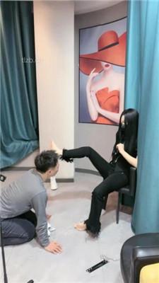 【鱼糯糯】双S-吊绑贱奴疯狂虐打/揪耳骑脖/转胯/耳光裸足插嘴