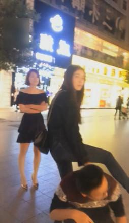 多女主商业街调教