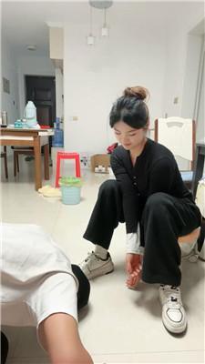 【锅盖子】骑马耳光/强迫舔脏运动鞋 bf49178