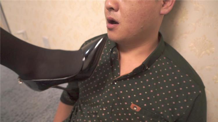 【私人订制版本】南一黑丝全方面训练私奴 【私人订制版本】南一黑丝全方面训练私奴