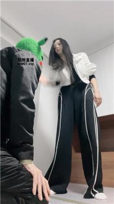 【江湖狼】学生主白袜脚踩踏  JS250417-15