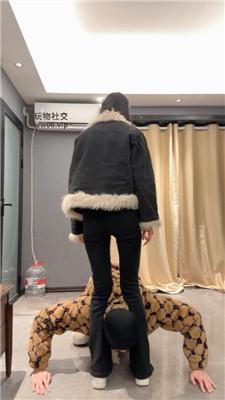 【狗哥】小白鞋白袜踩虐/转胯鞭打/坐脸窒息 bf49037