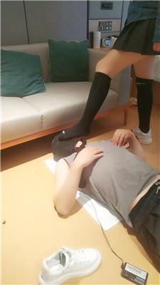 【星瑶】高跟鞋踩乳/舔小白鞋及膝袜 JS250322-4