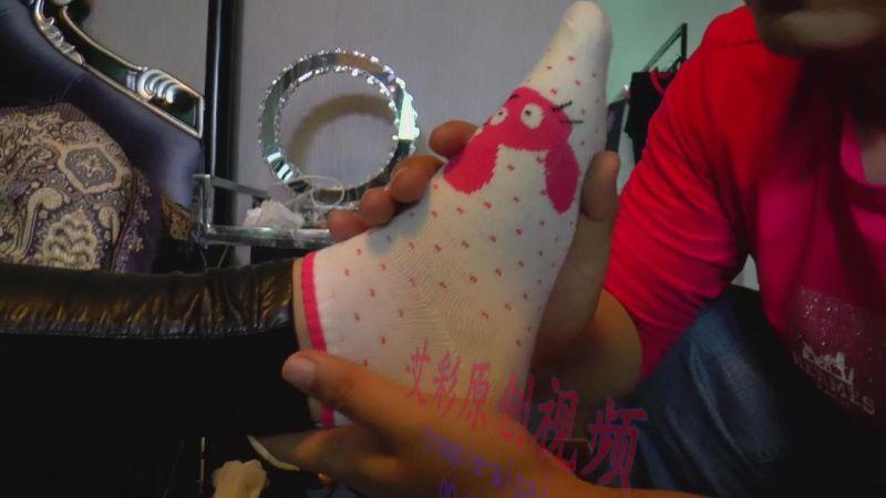 柳柳皮衣-卡通白棉袜