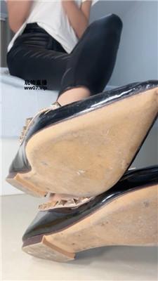 【酒鸽】今天考试滚进来    250321-6