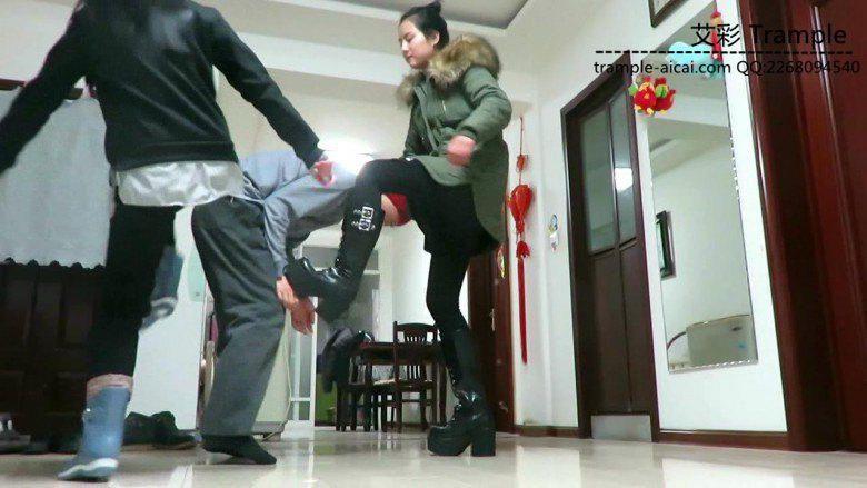 12侑主,媛媛女主出演!前后踢裆暴打抢劫犯! 12侑主,媛媛女主出演!前后踢裆暴打抢劫犯!