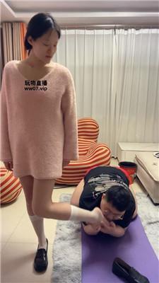 【埋汰】白丝脚踩虐猥琐奴 JS250312-11