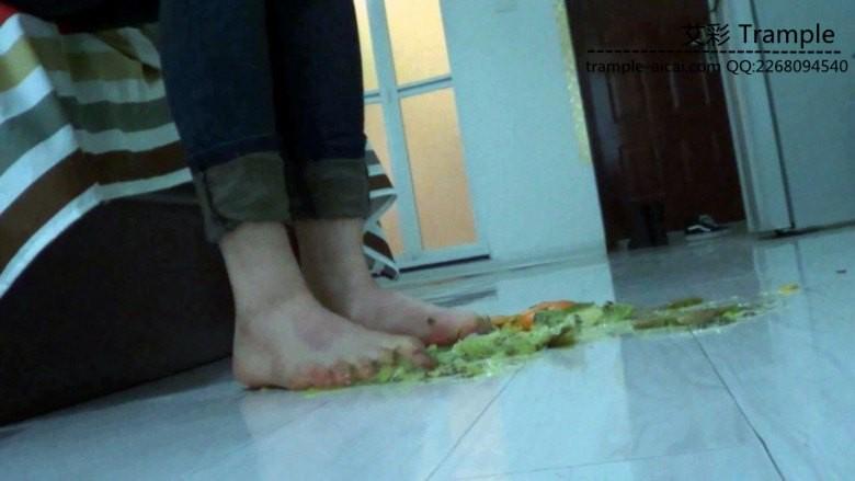 黑冰踩水果榨水果酱