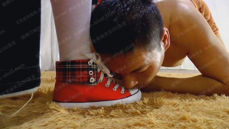 长筒白袜虐贱奴