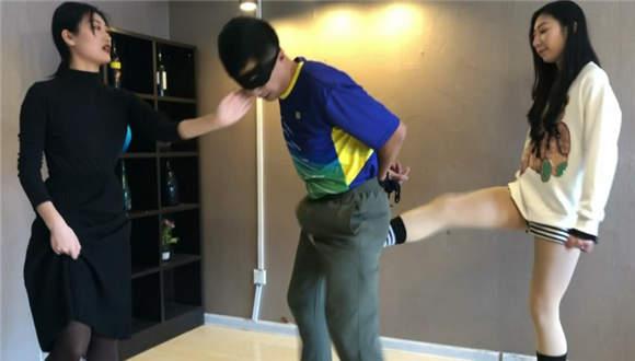 舞团少女的特殊玩具