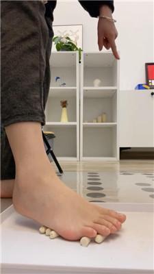 【香芋朱朱】骑马狗爬/重度sp/脚踩喂食/舔小白鞋白袜 JS250222-9