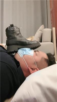 【奈奈】原味肉丝脚捂脸/脏短靴踩踏