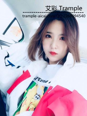 喵学姐第一次面对镜头 舔她棉袜