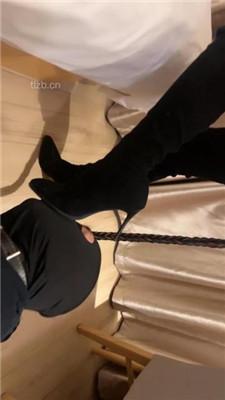 【喵主】长靴高跟踩狗爪/狗链遛狗/舔脏鞋棉袜