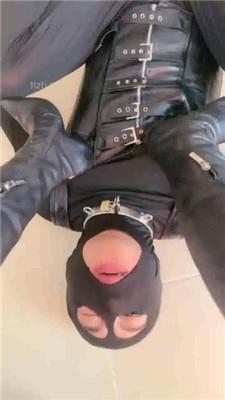 【高傲】胯下辱/重度鞭打/长靴美腿虐杀/口水吐脸