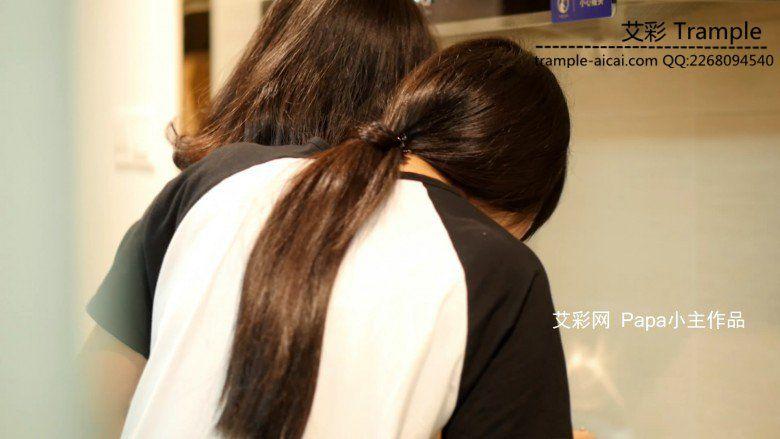 小主与闺蜜的恋足游戏