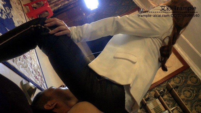 【冰时代】芮萁女王穿大皮靴坐喉咙