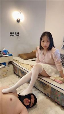 【佳佳】白丝全体重踩踏 JS250426-13