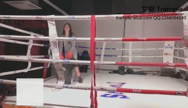 【VIVI】超残忍-把M当沙包练拳击嘞脖窒息