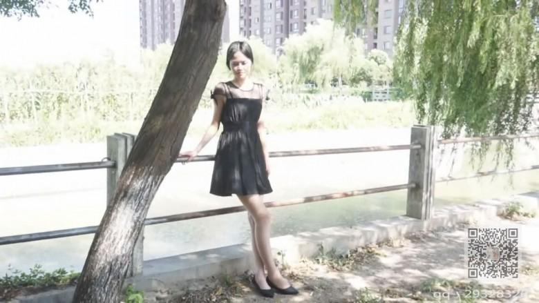 琪琪公园长腿肉丝秀