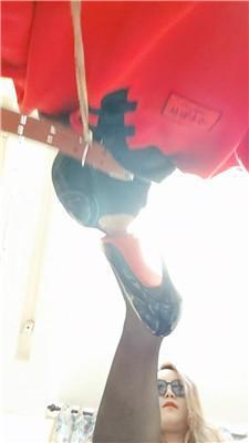【平凡】高跟黑丝踩踏鞭打 JS250301-2