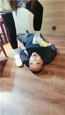 【西北傻子】学生主-脏鞋白袜茶室玩虐老板/雪地训 bf49050