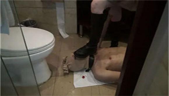 【黑丝诱惑】素人莎莎长靴踩踏鞭打篇