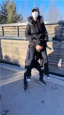 【沐夏夜】户外景区溜双狗