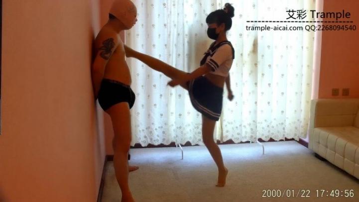 台湾散打小美女高位暴力