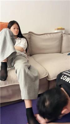 【埋汰】美足踩虐废物家奴 JS250217-8