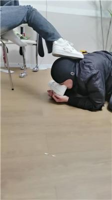 【文文文文】舔素人的小白鞋-踢踹踩 JS250227-7