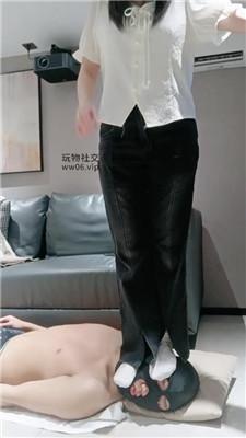 【奇了怪了】小白鞋白袜踩踏 bf50346