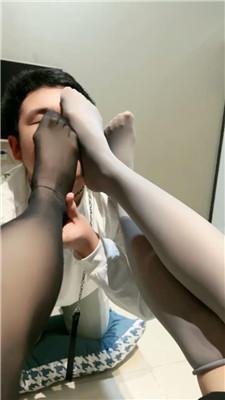 【啡啡】双S-沉浸式舔脚窒息 JS250307-8