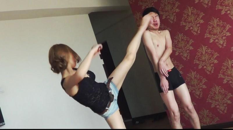 黑冰女神高位踢瘦靶子