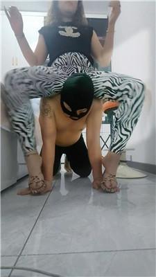 【李老师】骑马胯下辱-高跟踩踏【双视角版】JS250310-8