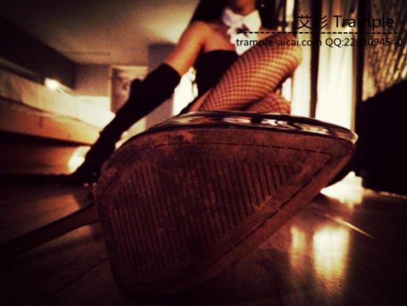 冷天使第一视角脚下粗口羞辱