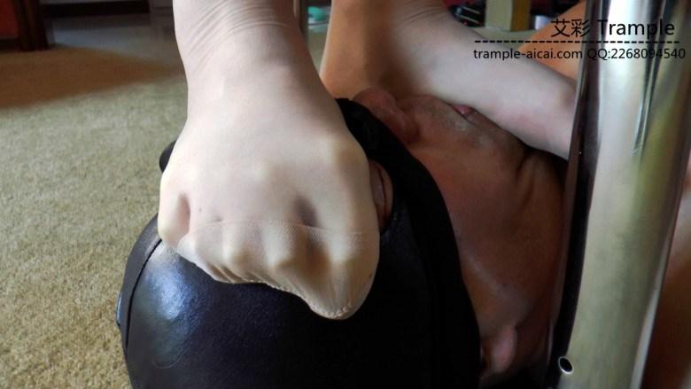 【冰时代】天然呆女神乐乐短肉丝踩脸