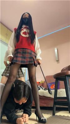 【伊晨】带JK新素人玩狗 bf49517