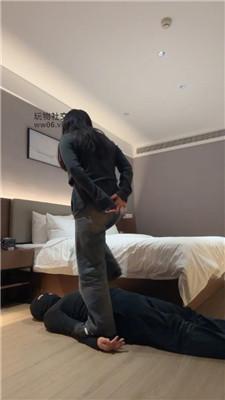 【子熙大人】舔运动鞋白棉袜/踩踏/喂口水【双视角版】 bf50593