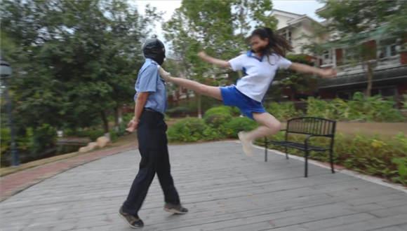 〖H.P.L栖心之栈〗—小太妹欺凌校园保安